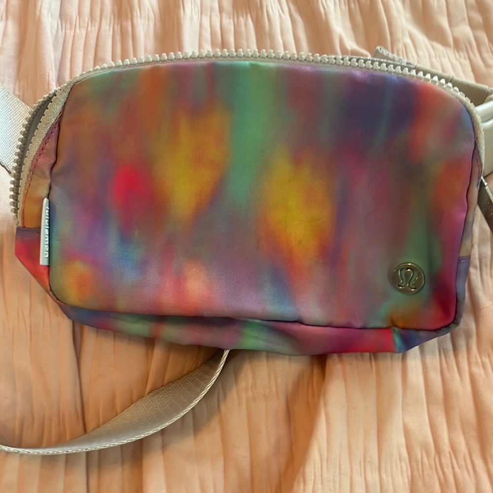 COPY - LULULEMON rainbow belt bag